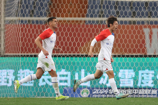 体图：多特只打算与布兰特续约1年，若球员降薪将提供2年合同